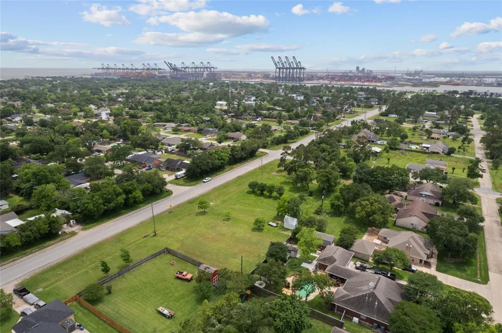 3322 Tx-146 Shoreacres, TX 77571