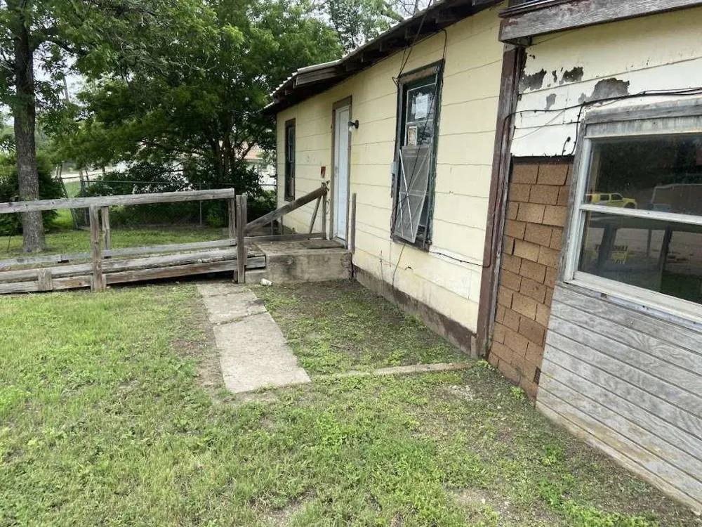 409 W 4th Street Coleman, TX 76834