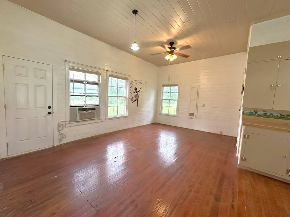 5782 E Us Highway 287 Woodlake, TX 75865