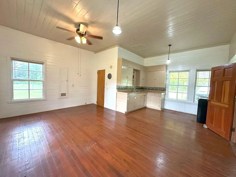 5782 E Us Highway 287 Woodlake, TX 75865