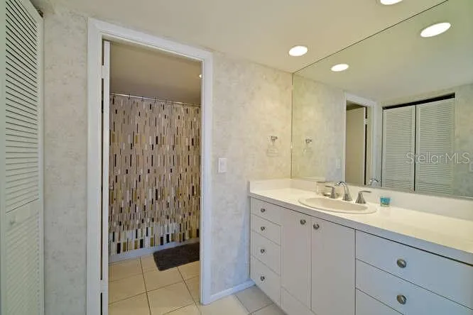 2425 GULF OF MEXICO DRIVE #7F Longboat Key, FL 34228