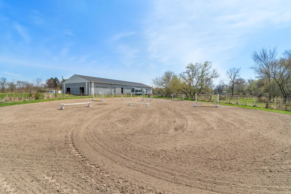 10880 S Francis Road DeWitt, MI 48820