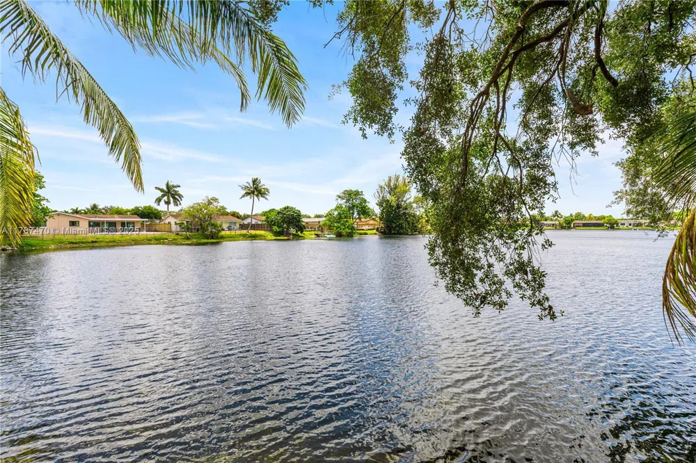 8956 Palm Tree Ln #8956 Pembroke Pines, FL 33024
