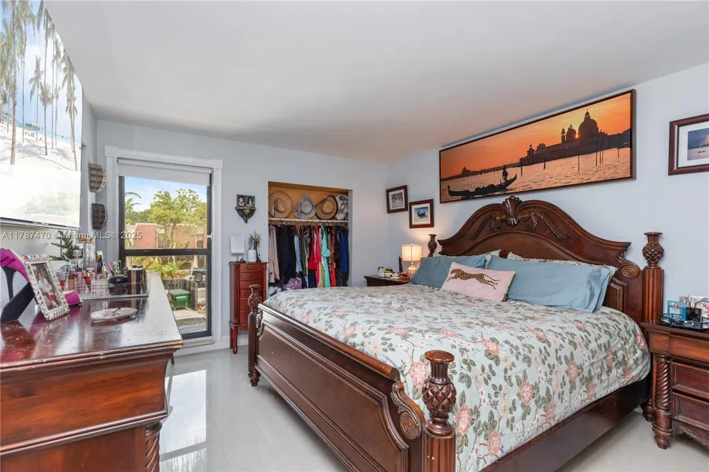 8956 Palm Tree Ln #8956 Pembroke Pines, FL 33024
