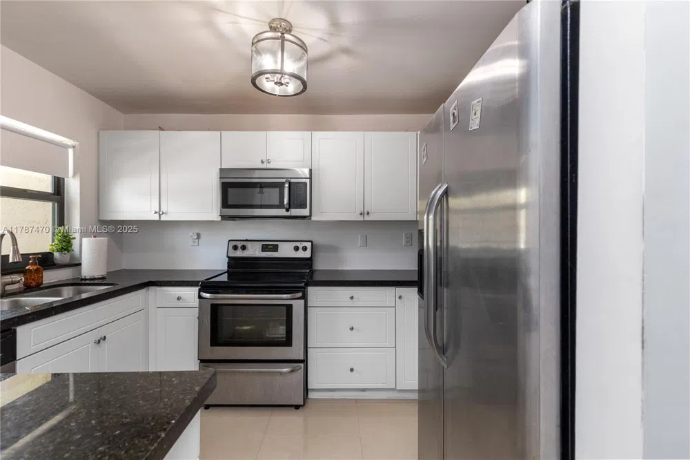 8956 Palm Tree Ln #8956 Pembroke Pines, FL 33024