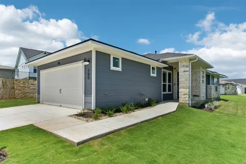 105 Antoinette Way #103
