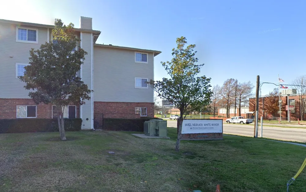 3260 Bickers St Dallas, TX 75212