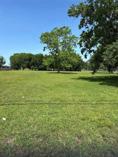 3706 Strawberry Road
