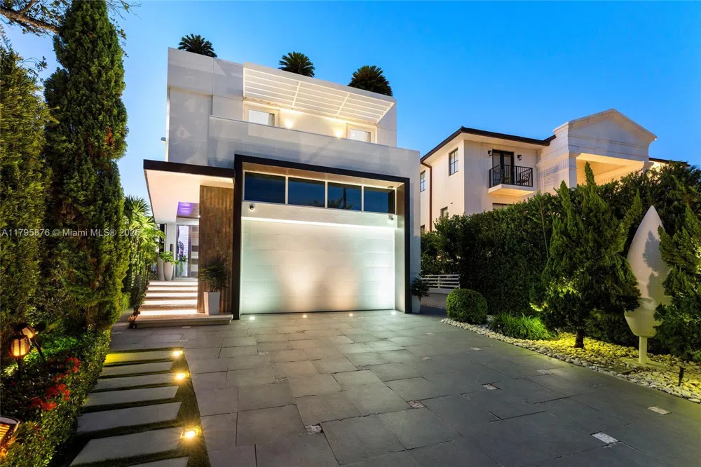 441 Hibiscus Dr Miami Beach, FL 33139