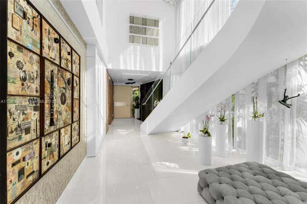 441 Hibiscus Dr Miami Beach, FL 33139