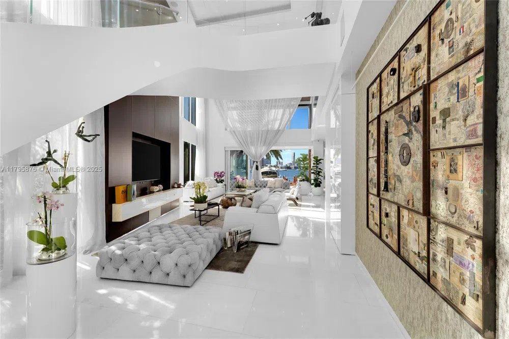 441 Hibiscus Dr Miami Beach, FL 33139