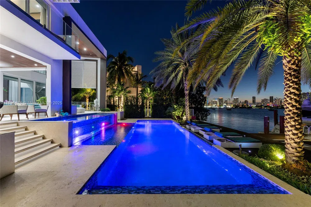 441 Hibiscus Dr Miami Beach, FL 33139