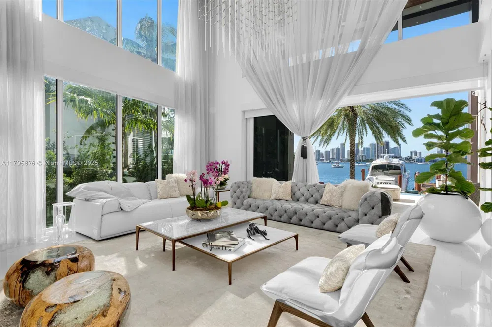 441 Hibiscus Dr Miami Beach, FL 33139
