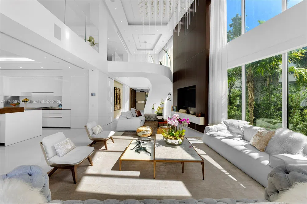 441 Hibiscus Dr Miami Beach, FL 33139