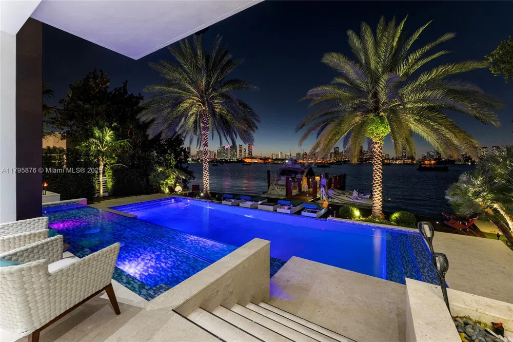 441 Hibiscus Dr Miami Beach, FL 33139