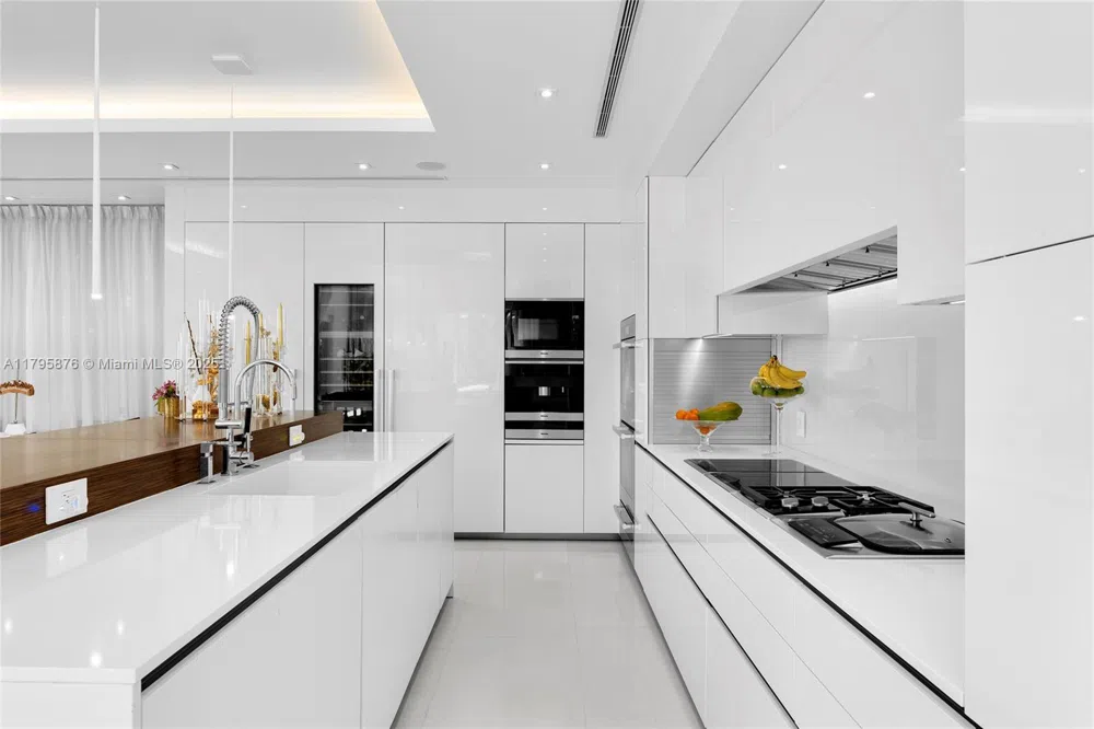 441 Hibiscus Dr Miami Beach, FL 33139