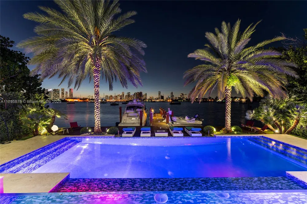 441 Hibiscus Dr Miami Beach, FL 33139