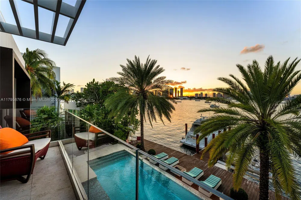 441 Hibiscus Dr Miami Beach, FL 33139