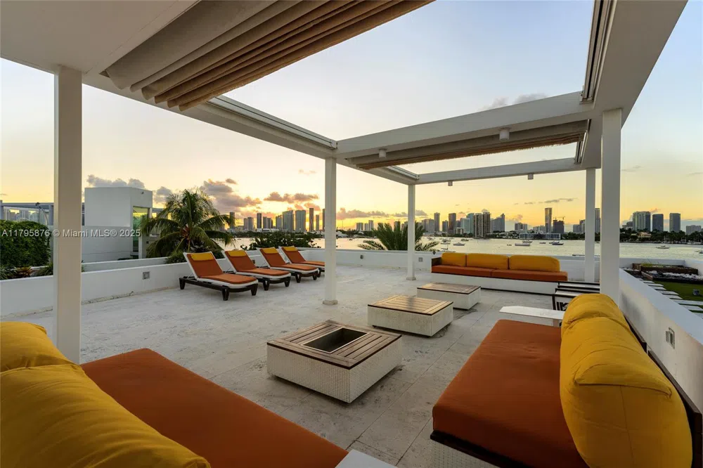 441 Hibiscus Dr Miami Beach, FL 33139