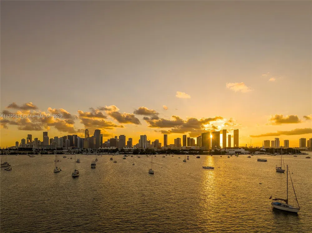 441 Hibiscus Dr Miami Beach, FL 33139