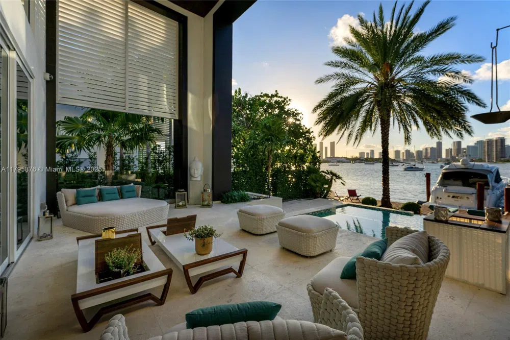 441 Hibiscus Dr Miami Beach, FL 33139