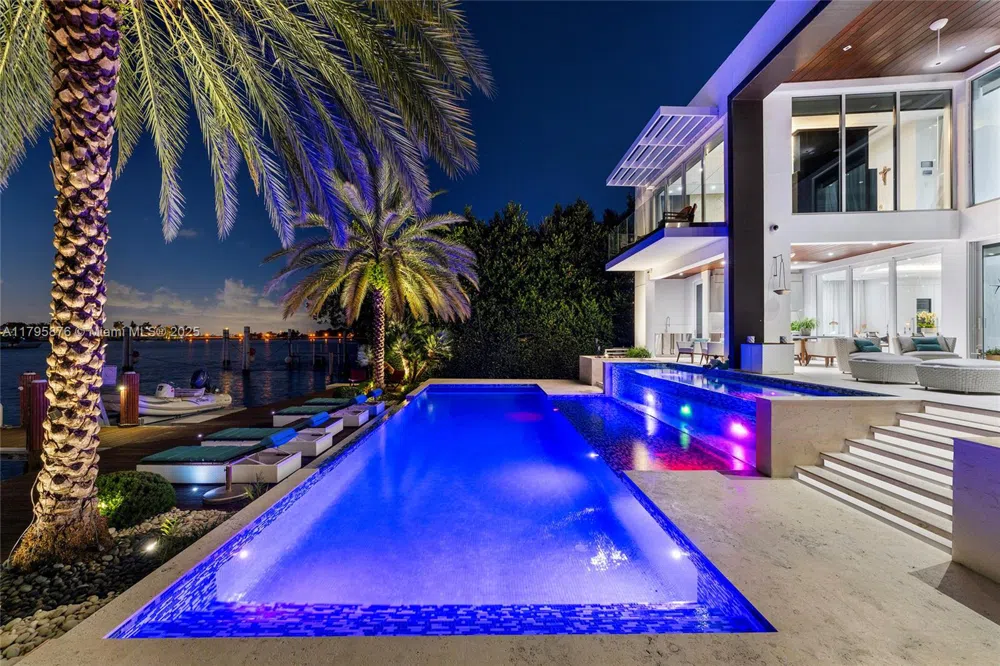 441 Hibiscus Dr Miami Beach, FL 33139