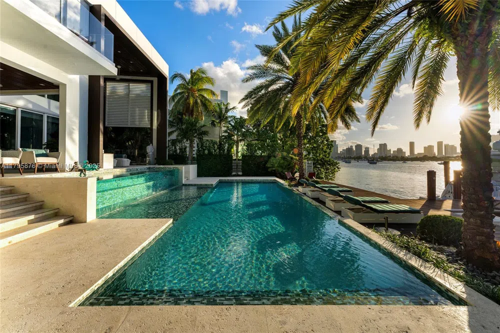 441 Hibiscus Dr Miami Beach, FL 33139