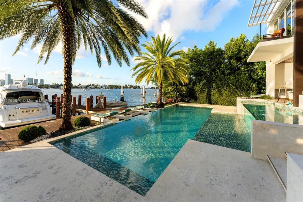 441 Hibiscus Dr Miami Beach, FL 33139