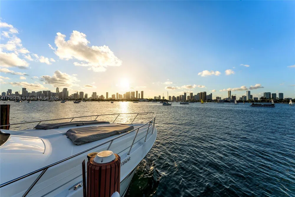 441 Hibiscus Dr Miami Beach, FL 33139