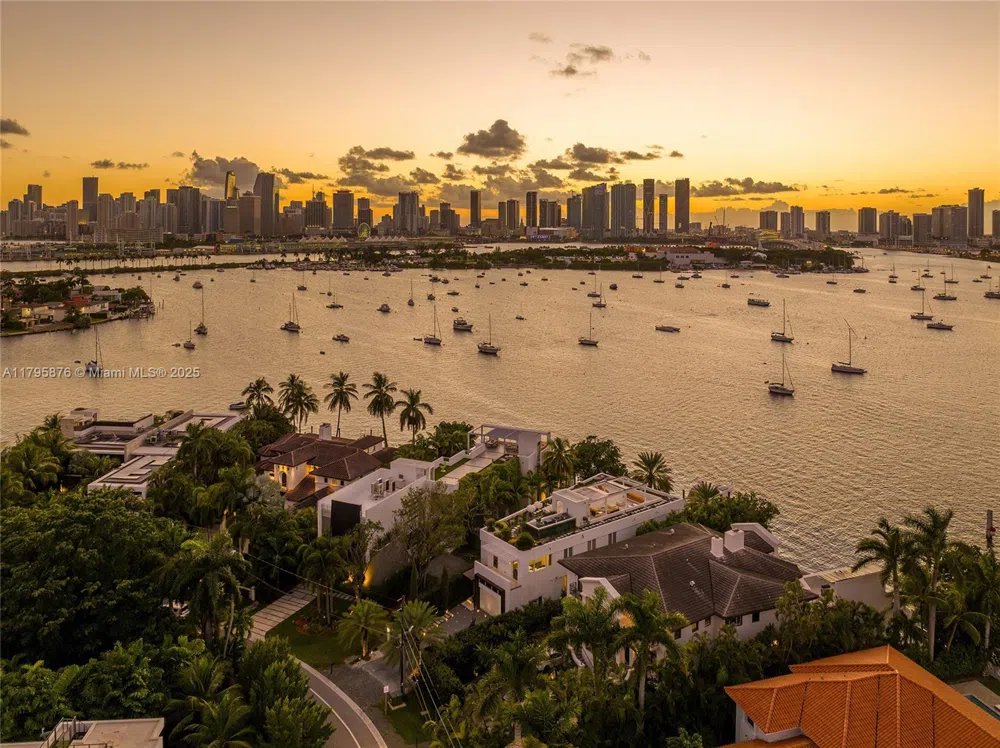 441 Hibiscus Dr Miami Beach, FL 33139