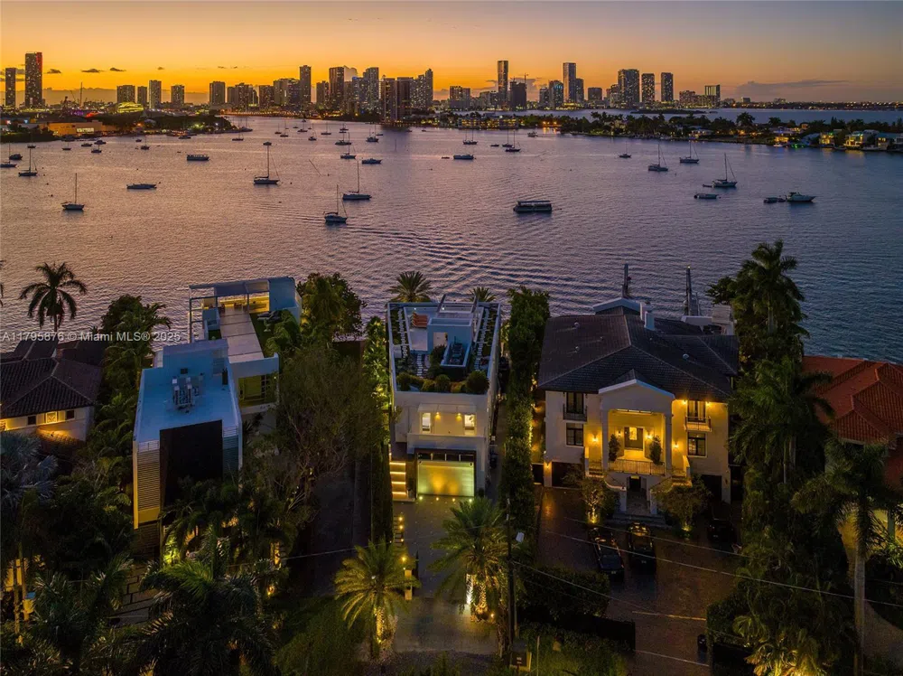 441 Hibiscus Dr Miami Beach, FL 33139