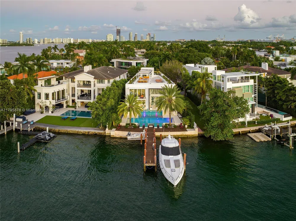 441 Hibiscus Dr Miami Beach, FL 33139