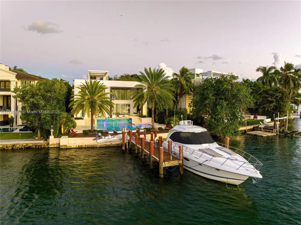 441 Hibiscus Dr Miami Beach, FL 33139