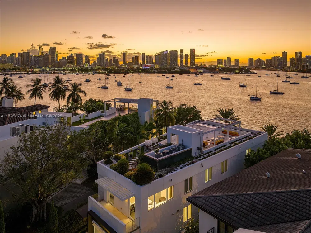 441 Hibiscus Dr Miami Beach, FL 33139