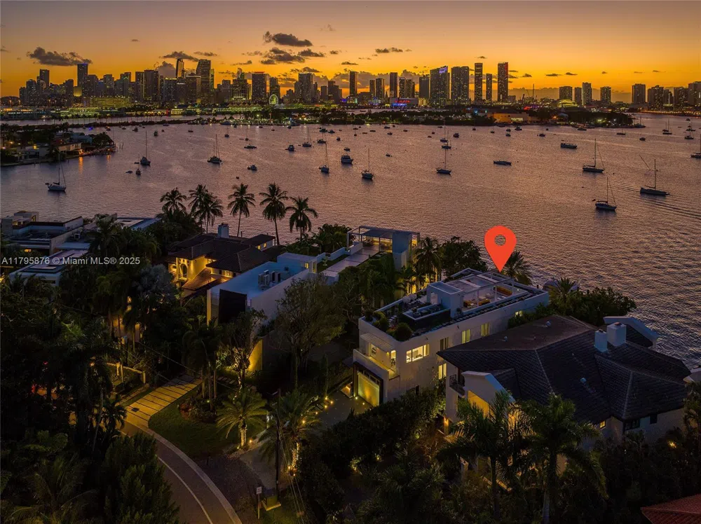 441 Hibiscus Dr Miami Beach, FL 33139