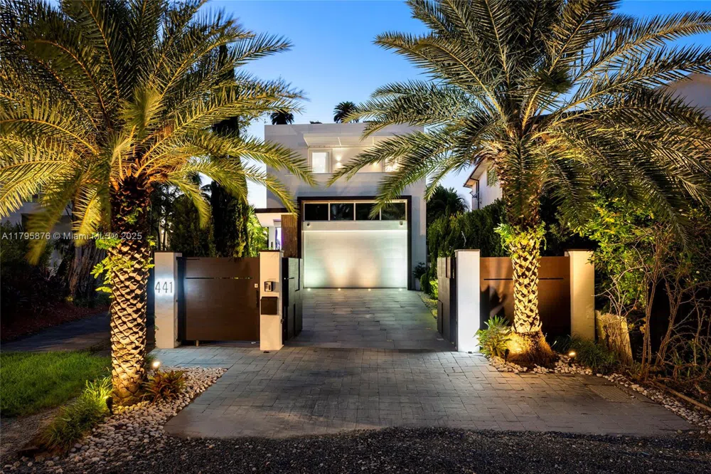 441 Hibiscus Dr Miami Beach, FL 33139