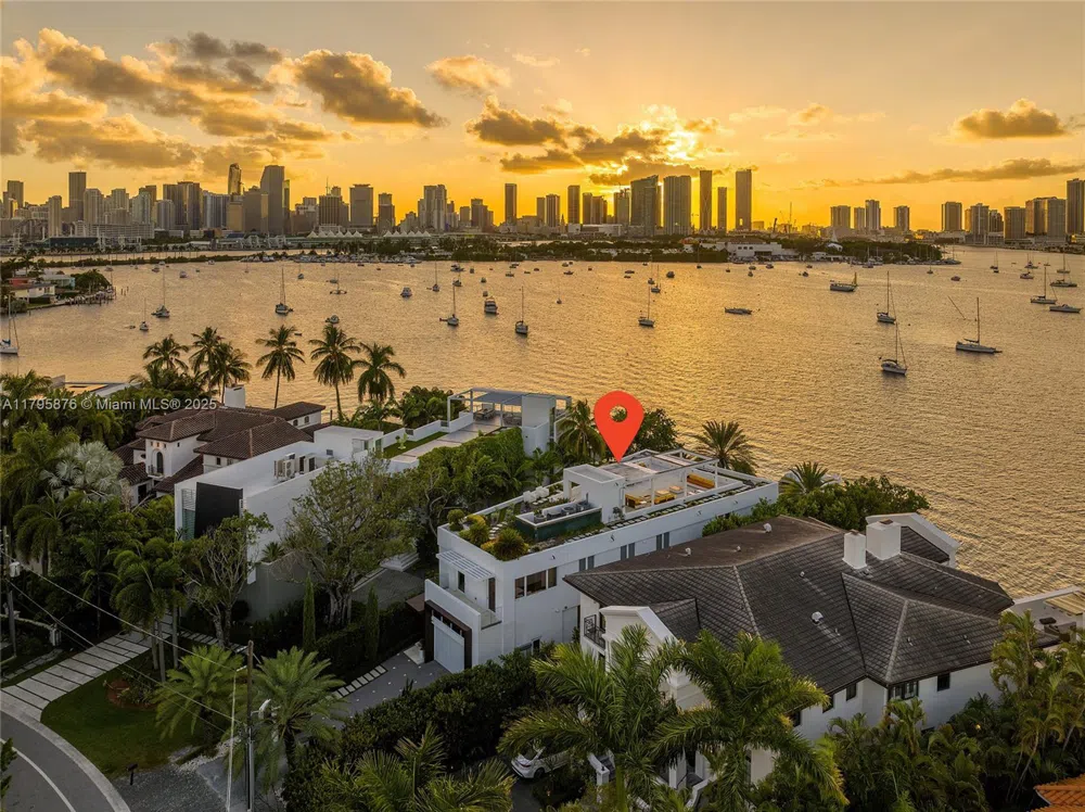 441 Hibiscus Dr Miami Beach, FL 33139