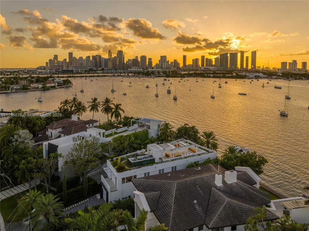 441 Hibiscus Dr Miami Beach, FL 33139