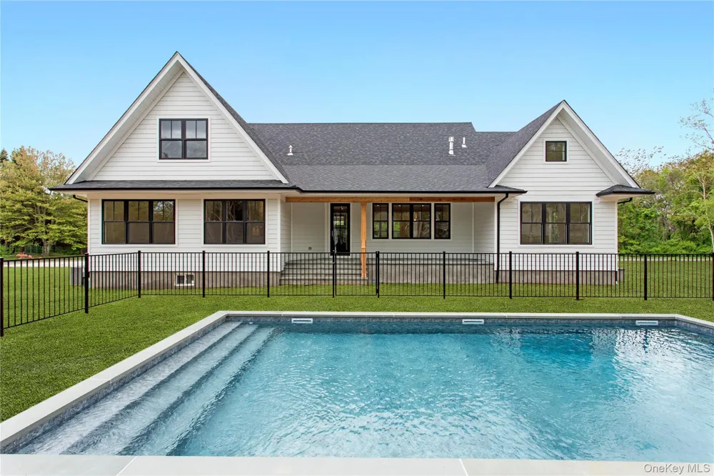 33 Lagoon Court South Jamesport, NY 11901
