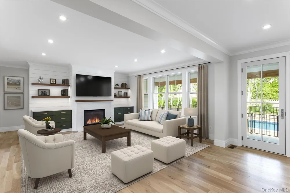 33 Lagoon Court South Jamesport, NY 11901