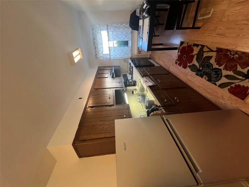 41-20 210 STREET ##1 Bayside, NY 11361