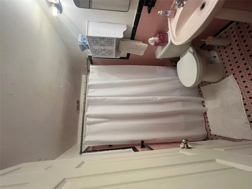 41-20 210 STREET ##1 Bayside, NY 11361