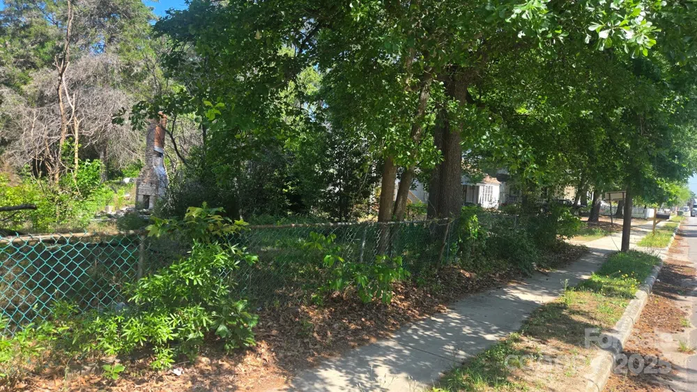 236 S Patterson Street Maxton, NC 28364