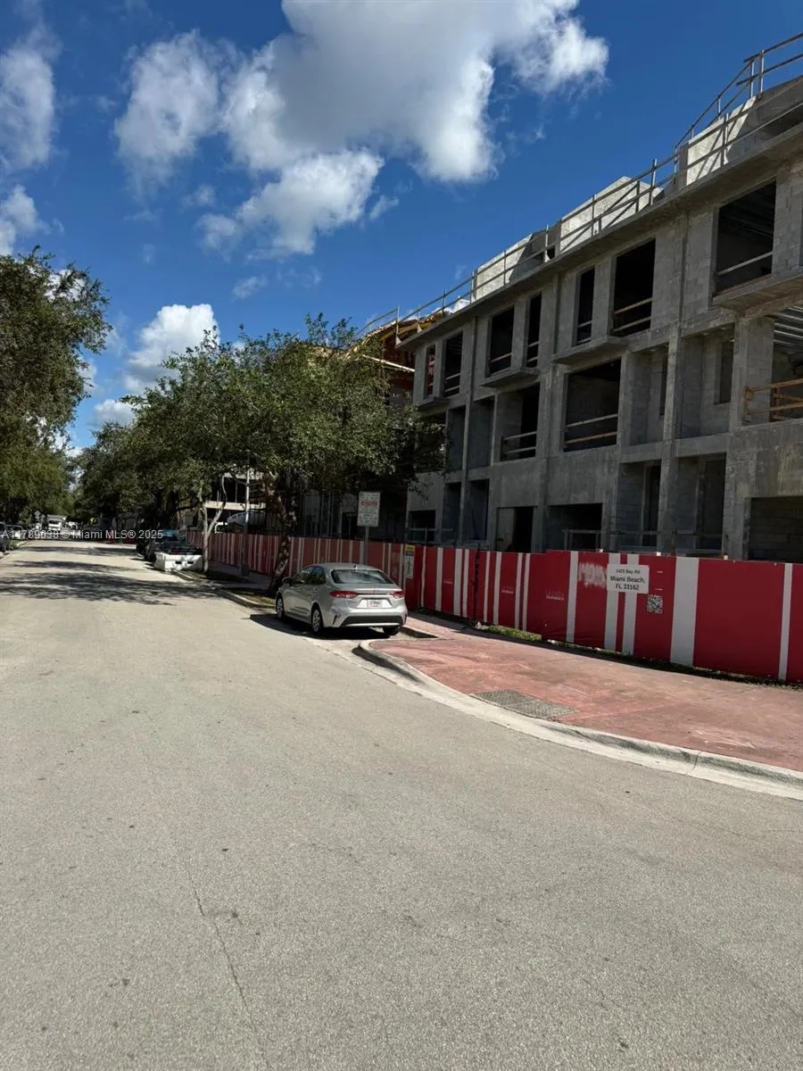 1425 Bay Rd Miami Beach, FL 33139