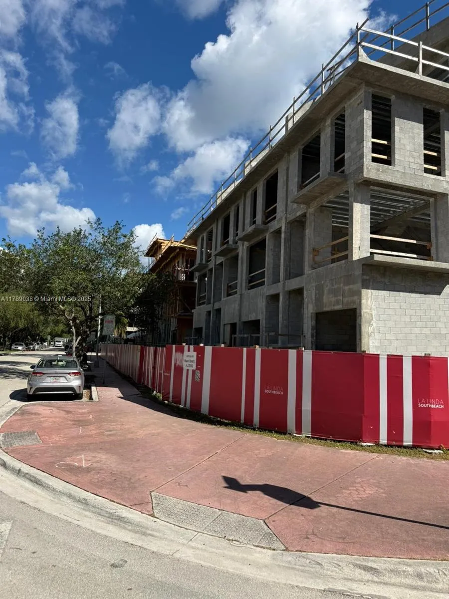 1425 Bay Rd Miami Beach, FL 33139