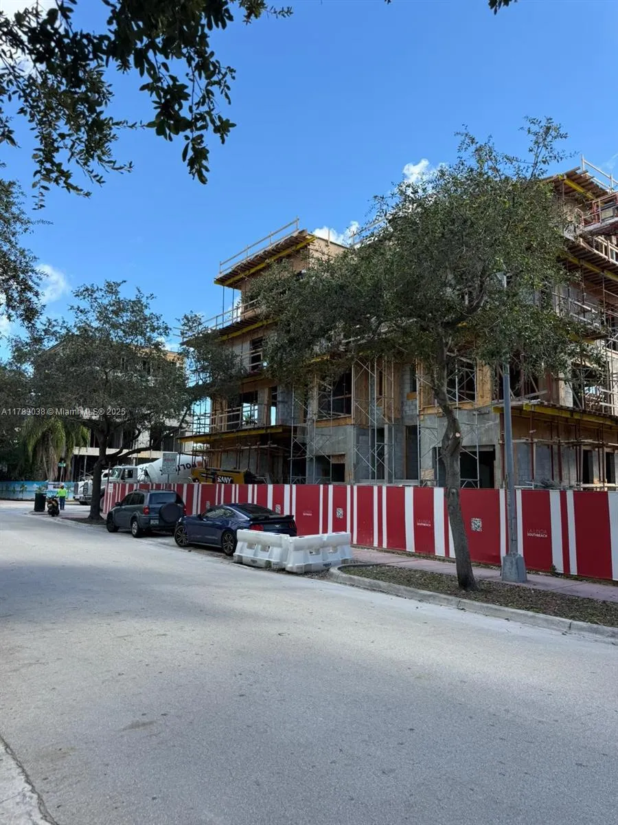 1425 Bay Rd Miami Beach, FL 33139