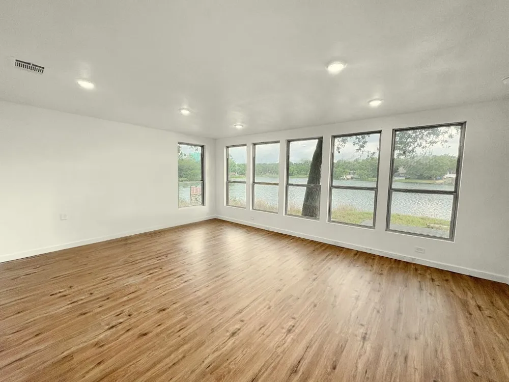 106 Caddo Smithville, TX 78957