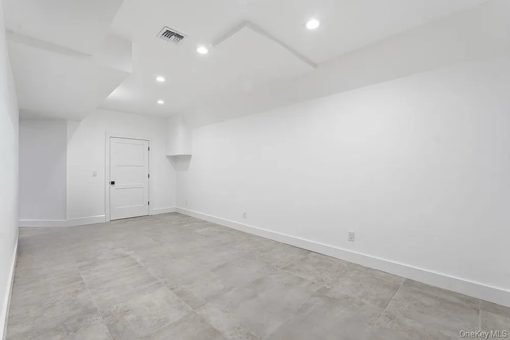 768 Bridgehampton Sag Harbor Bridgehampton, NY 11932