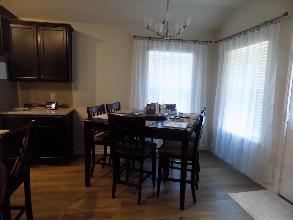 124 Rearden Boulevard Jarrell, TX 76537