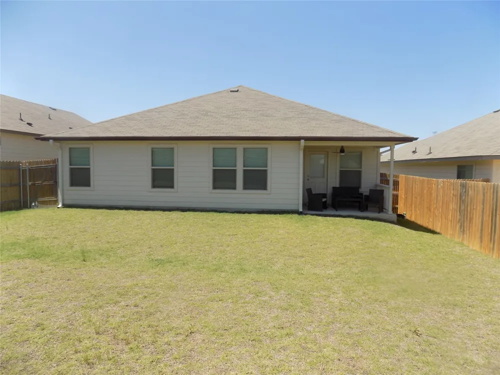 124 Rearden Boulevard Jarrell, TX 76537